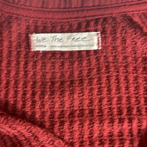We The Free red burgundy Waffle Thermal Long Sleeve V-Neck Shirt Size M - Picture 2 of 11